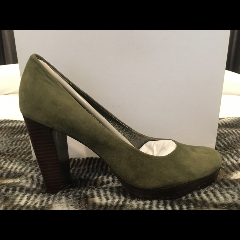 Banana Republic Union Platform Pump